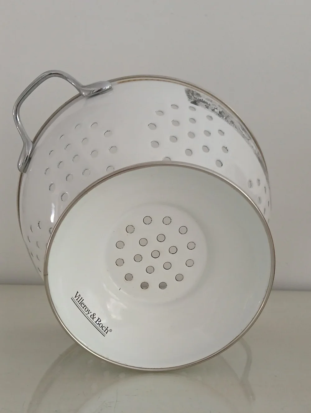 Villeroy & Boch AUDUN FERME Colander Enamel Black White Florals Pastoral Scene